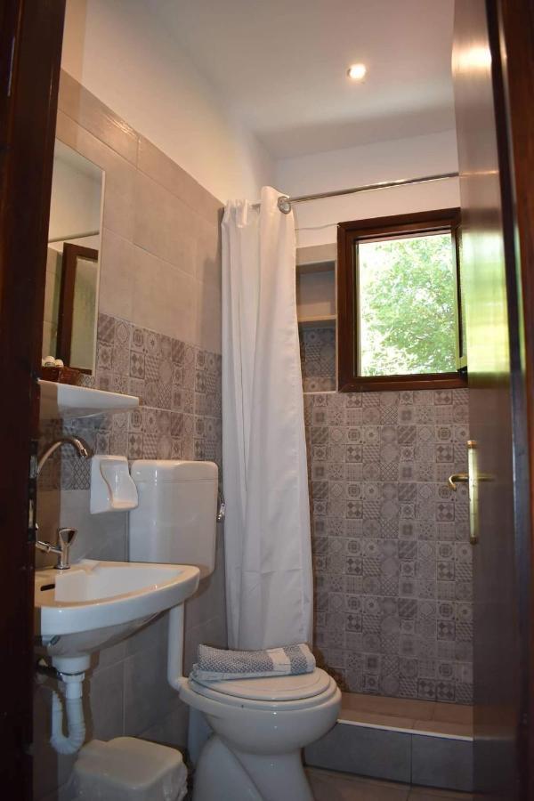 Iliotropio Studios Loutra Aidhipsou Exteriör bild